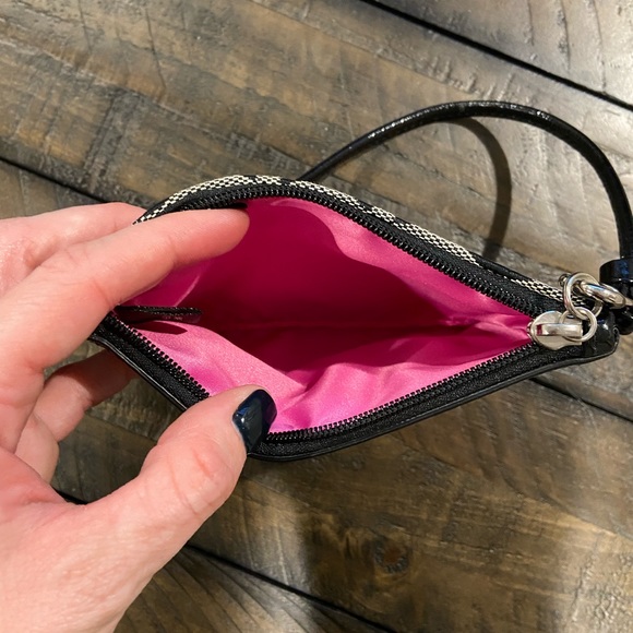 NEW AUTHENTIC Coach Black and White Wristlet with Strap - Picture 6 of 7